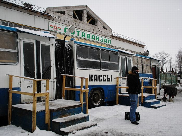 ...а с этого автАвакзала ходят аФтобусы...во как!